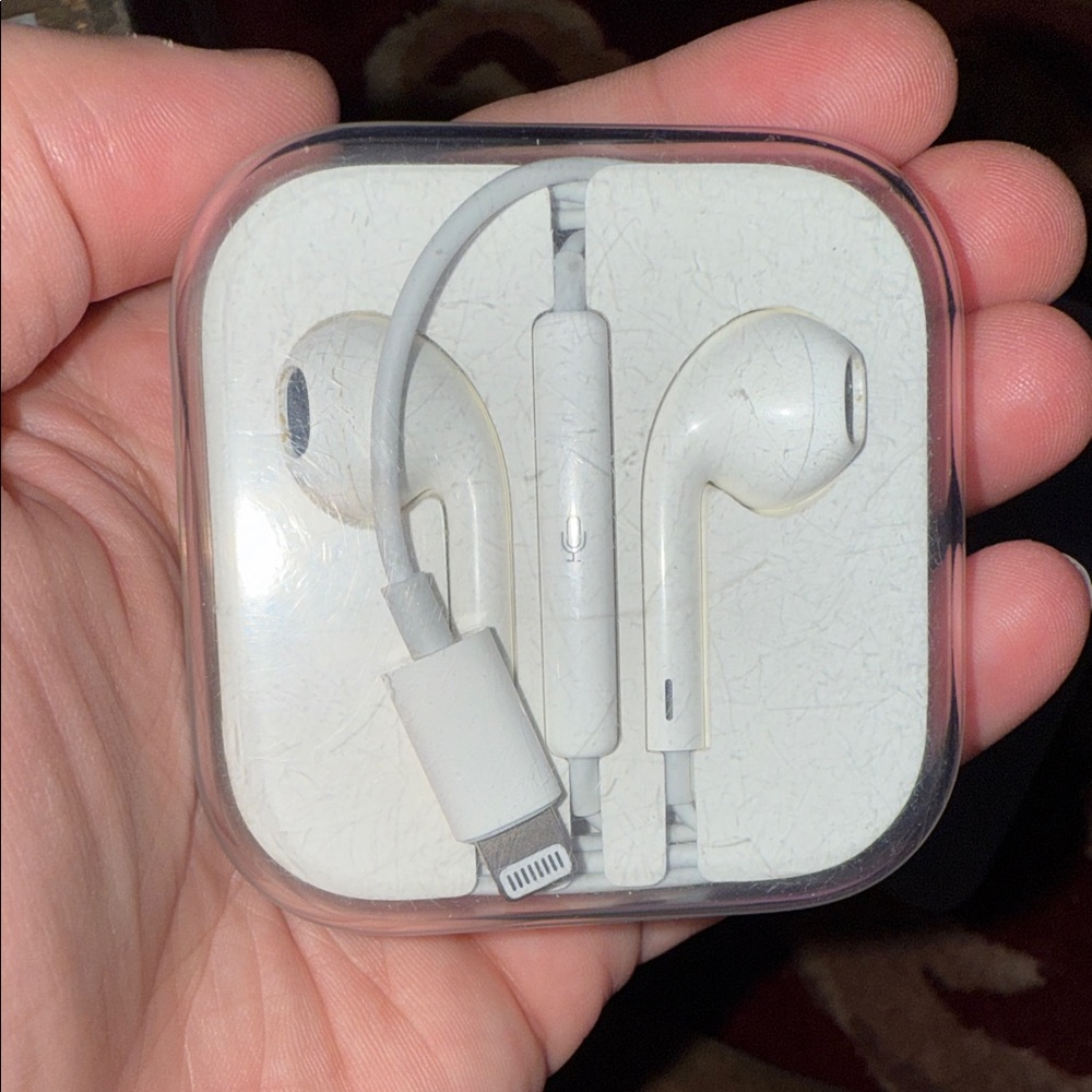 Apple Earphones Brand New Barely Used